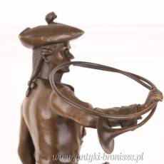 MYŚLIWY Z PSAMI- z brązu- figura SYGNOWANA