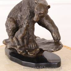 FIGURA RZEŹBA -NIEDŹWIEDZIA RODZINA Z BRĄZU