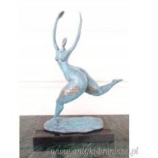 ŁGARSKA KOBIETA -FIGURA Z BRĄZU PATYNA