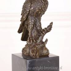 FIGURA -ORZEŁ na konarze - sokół z brązu