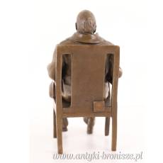 RZEŻBA siedzący WINSTON CHURCHILL - Figurka z Brązu