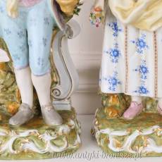 FIGURKI PORCELANOWE KOMPLET Para zbierająca kwiaty