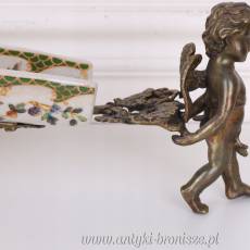 TACZKI , WÓZ patera porcelanowa z aniołkiem