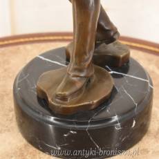 Nowoczesny Figura z Brązu - Znikający Podróżnik z Futerałem - Rzeźba Brąz