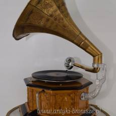 Gramofon - Patefon - 8 Kat - Orzech Jasny - Sprawny - Tuba Rzeźbiona