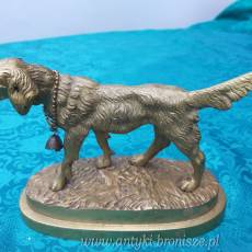 "Pies" - braz zlocony na postumencie - poz. 3641