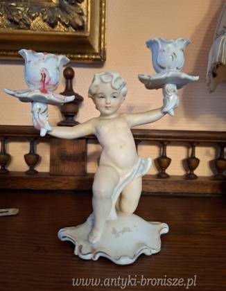 Figurka z porcelany: Amorek...
