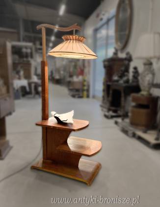 Lampa podłogowa z półkami w stylu...