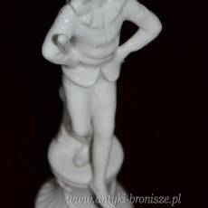 Figurki bohaterowie włoskiej komedii dell'arte, wys 21cm porcelana biała
