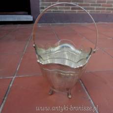 OKAZJA-WYPRZEDAZ !! - Platerowy koszyk (bomboniera) ze szklanym wkladem z podwojnym szlifem - H:25 cm - poz. 4433