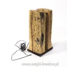 Lampka ledowa ze starego drewna