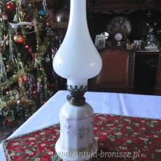 Lampa naftowa z bialej porcelany w kwiaty, bialy-matowy kominek - H:39 cm - poz. 5409