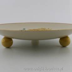 Patera porcelanowa na trzech kulach Krister Porzellanmanufaktur AG. Waldenburg (Wałbrzych) chryzantemy złociste 1930-1945