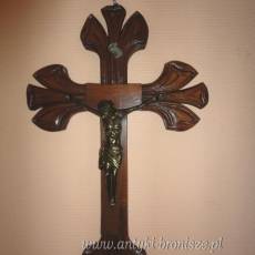 Krzyz drewniany z Chrystusem z mosiadzu 50 x 32cm - poz. 5636