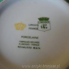 Bomboniera z cienkiej porcelany Limoges, recznie malowana - sygn. Limoges France. H: 7 cm, dia 12 cm - poz. 5880