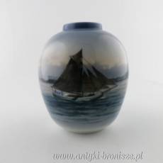 Wazon porcelanowy z żaglówką, Dania, Royal Copenhagen (Królewska Fabryka Porcelany) 1957r