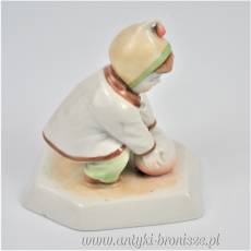 Dziecko z piłką art deco A. Sinkó Zsolnay węgierska porcelana lata 30te