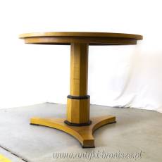 Stół okrągły w stylu biedermeier