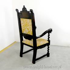 Fotel dębowy z herbem w stylu gdańskim