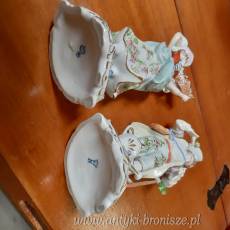 2 figurki (para) : "Mezczyzna z konewka i lopata w kapeluszu" / "Kobieta z koszem kwiatow" - porcelana niemiecka Dresden - poz.2286