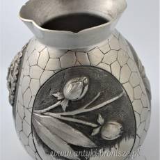 Trzy wazony Art Deco podpisane przez artystów cynołów( pewter) Francja 1918/39