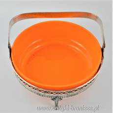 Ażurowy Koszyk z pomarańczowym szklanym wkładem Francja początek XX wieku.