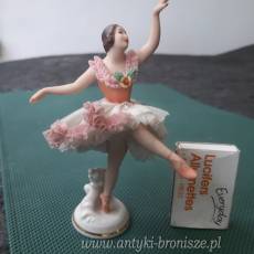 OKAZJA ! Przecena - Figurka z porcelany niemieckiej tancerka na jednej nozce "Cancan" - sygn. Fr.W.Frankenthau H: 13,5 cm -poz. 2116