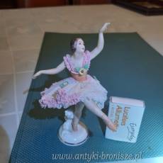 OKAZJA ! Przecena - Figurka z porcelany niemieckiej tancerka na jednej nozce "Cancan" - sygn. Fr.W.Frankenthau H: 13,5 cm -poz. 2116