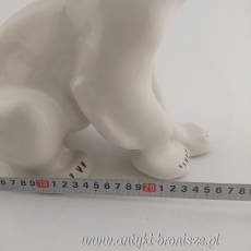 Figura porcelanowa niedźwiedzia Rosja Łomonosow lata 60.XXw
