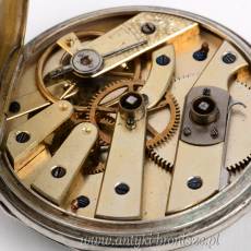 Zegarek kieszonkowy srebrny, kluczykowy, srednica 4,5 cm. Kompletny z oryginalnym lancuszkiem i 2 kluczykami - poz. 6827