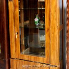 Serwantka w stylu Biedermeier
