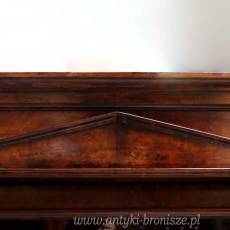 Serwantka z stylu Biedermeier