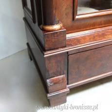 Serwantka z stylu Biedermeier