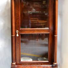Serwantka z stylu Biedermeier