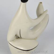 Rzeźba kobieta z wazonem porcelana Zsolnay projekt Török János 1960r biało czarna kolorystyka