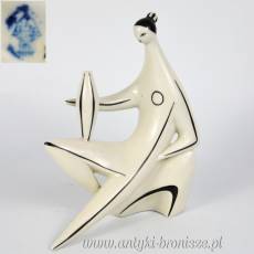 Rzeźba kobieta z wazonem porcelana Zsolnay projekt Török János 1960r biało czarna kolorystyka