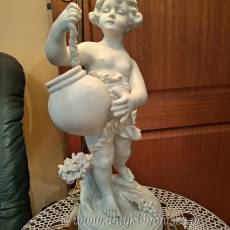 Figurka - biscuit : "Dziecko" na cokole z brazu, przerobiona na lampe z abazurem sygnatura S.Slaviceck - poz. 1498