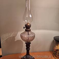 Lampa naftowa zeliwna ze szklanym kominkiem - poz. 3576