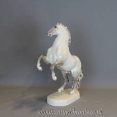 Duży koń porcelanowy
