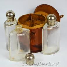 Skórzany futerał podróżny z 3 butelkami na perfumy, wodę kolońską Francja lata 50te