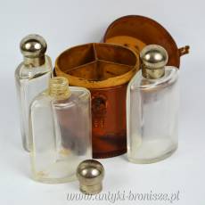 Skórzany futerał podróżny z 3 butelkami na perfumy, wodę kolońską Francja lata 50te