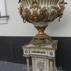 AMFORA NA POSTUMENCIE - gazon PORCELANA Z BRĄZEM