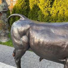 DUŻY BYK - figura z brązy naturalna wiel. TAURUS