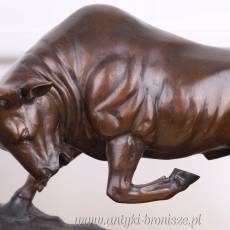 NIEDŹWIEDŹ WALCZĄCY Z BYKIEM Figura z Brązu 32 CM