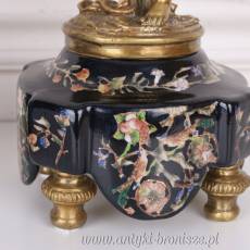 ŚWIECZNIK CZARNY Z ANIOŁKAMI porcelana z brązem