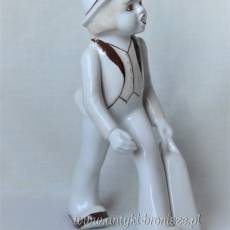 Chłopiec z walizką w stylu art deco Alba Iulia Rumunia lata 60te wys,21cm szer.17cm