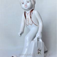 Chłopiec z walizką w stylu art deco Alba Iulia Rumunia lata 60te wys,21cm szer.17cm