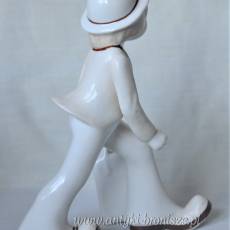 Chłopiec z walizką w stylu art deco Alba Iulia Rumunia lata 60te wys,21cm szer.17cm