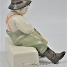 chłopiec rzeźbiarz art deco projekt Sinko Zsolnay węgierskie figurki lata 30te