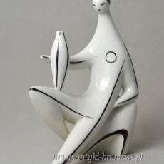 Rzeźba kobieta z wazonem porcelana Zsolnay projekt Török János 1960r biało czarna kolorystyka